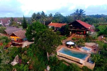 هتل Shimba Green Lodge