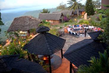 هتل Shimba Green Lodge