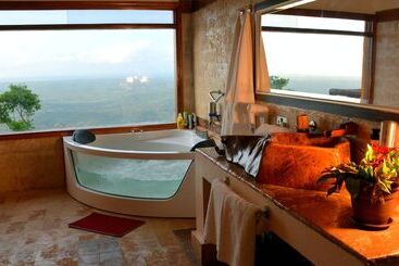 هتل Shimba Green Lodge