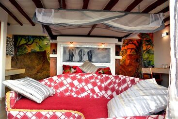 هتل Shimba Green Lodge
