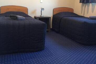 مُتل Bay City Motor Lodge