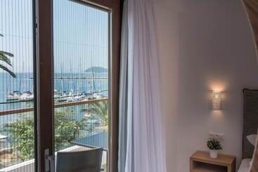 Natura Luxury Boutique Hotel Skopelos