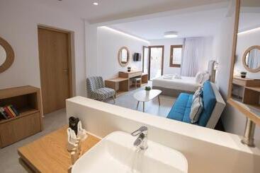 Natura Luxury Boutique Hotel Skopelos