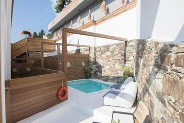 Natura Luxury Boutique Hotel Skopelos
