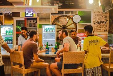 پانسیون Salim Beach Resort