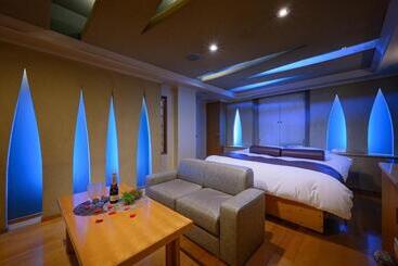 Water Hotel Mw