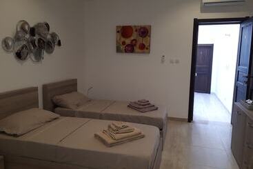 Fauzia B&b