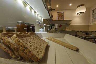 The Snop House - Senglea