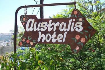 هتل Australis