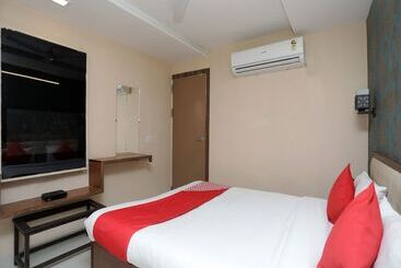 ホテル Oyo 13134 Grand Regency