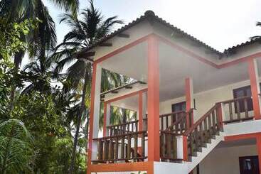 هتل Playa Mareygua Hostal