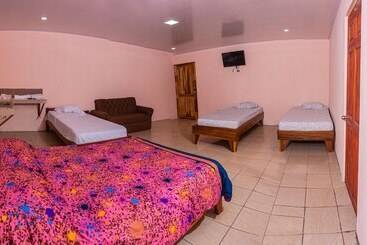 La Cascada   Hostel