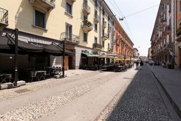 پانسیون Zebra Naviglio