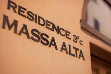 اقامتگاه Massa Alta B&b E Appartamenti