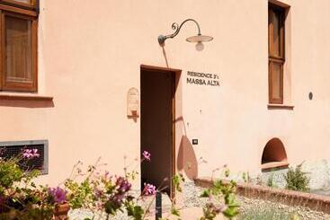 اقامتگاه Massa Alta B&b E Appartamenti