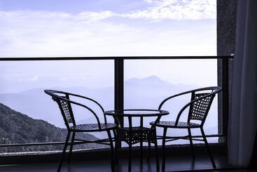 Sky D'mont Suites