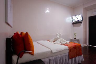 Halfway House Hostel Mactan Cebu Airport