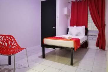 Halfway House Hostel Mactan Cebu Airport