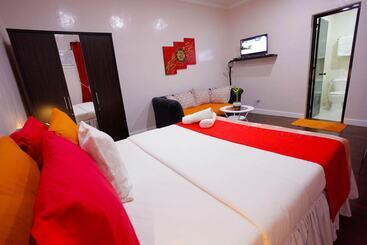 Halfway House Hostel Mactan Cebu Airport