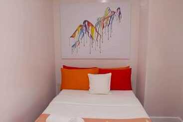 Halfway House Hostel Mactan Cebu Airport