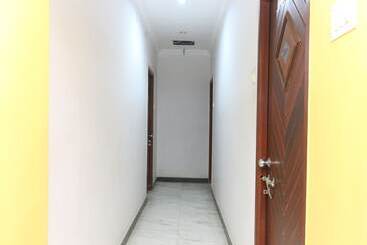 هتل Krishna Park Guest House