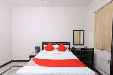 هتل Krishna Park Guest House