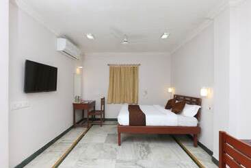 هتل Krishna Park Guest House