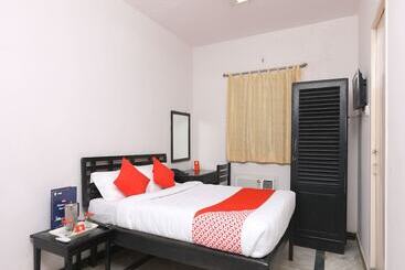 هتل Krishna Park Guest House