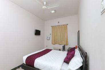 هتل Krishna Park Guest House