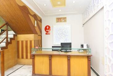 هتل Krishna Park Guest House