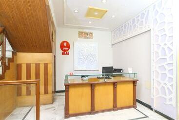 هتل Krishna Park Guest House