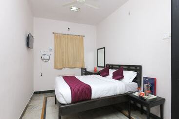 هتل Krishna Park Guest House