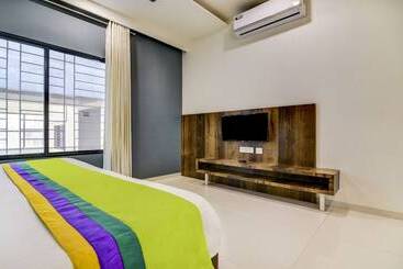 호텔 Treebo Shree Sai Suites