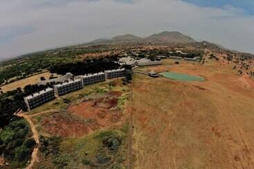 هتل Voi Wildlife Lodge