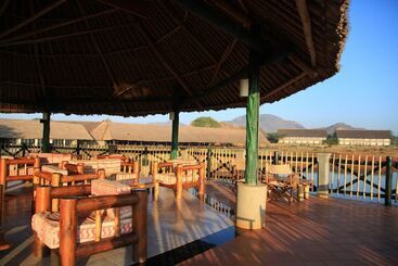 هتل Voi Wildlife Lodge