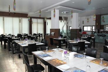 پانسیون Mgm   Aagman The Guest House