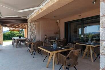 پانسیون Therme Sea Luxury Lodge