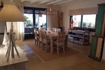 پانسیون Therme Sea Luxury Lodge