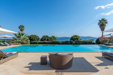 پانسیون Therme Sea Luxury Lodge