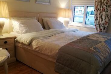 تختخواب و صبحانه The Vee Guest Accommodation