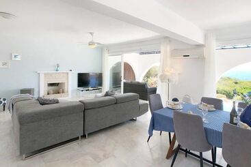 Villa Searay