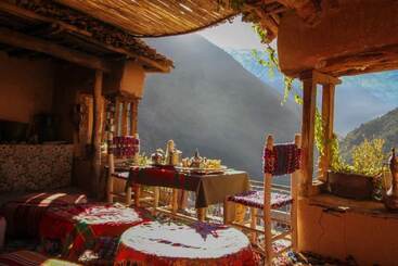 تختخواب و صبحانه Berber Family Lodge