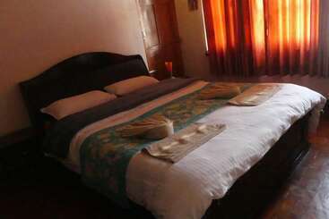 تختخواب و صبحانه Sherpa Home