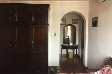 تختخواب و صبحانه Sherpa Home