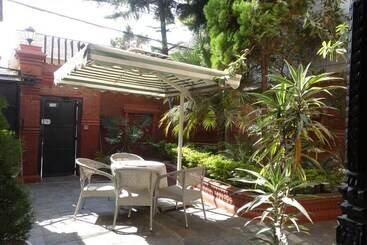 تختخواب و صبحانه Sherpa Home