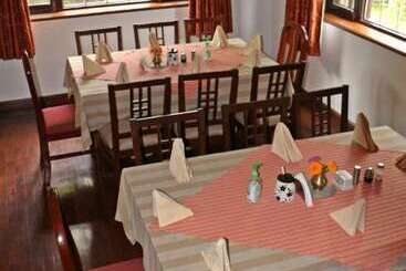 تختخواب و صبحانه Sherpa Home