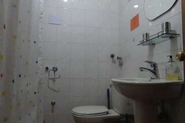 تختخواب و صبحانه Sherpa Home
