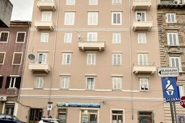 Central Rijeka Apartments Ciottina 24