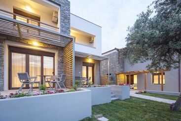 آپارتمانهای توریستها Enalia Villas