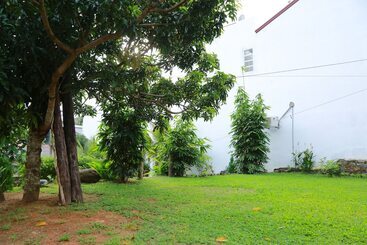 Hikka Boutique
